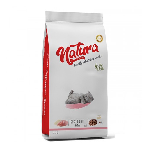 ناتورا طعام القطط الصغيرة منخفض الحبوب مع الدجاج والتوت الأزرق - 2 كجم